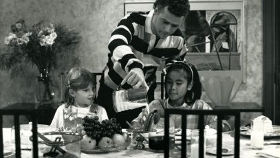 MV5BNmMwNGYwYTAtMjhkZS00ZDI3LTkwY2MtMmNhNzk2MDc1ZmJkXkEyXkFqcGc@._V1_